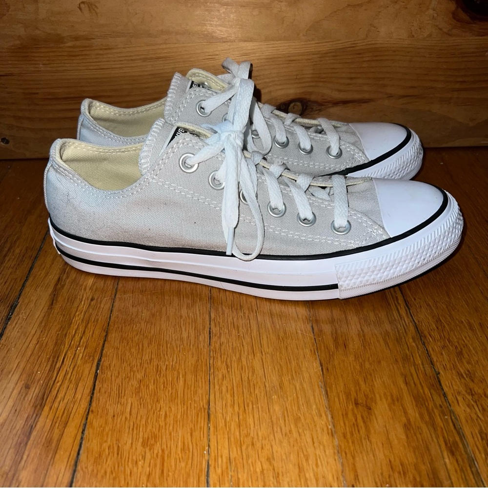 Converse Chuck Taylor Gray All Star Low Top Sneakers.  Excellent condition